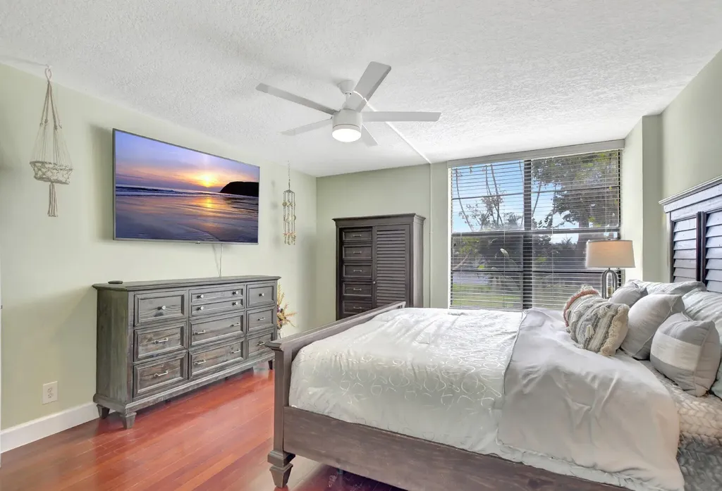 14 Royal Palm Way Boca Raton FL 33432