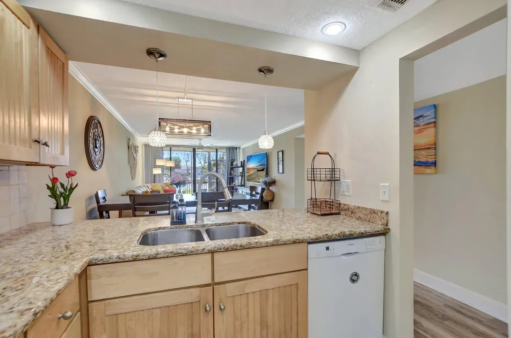 14 Royal Palm Way Boca Raton FL 33432