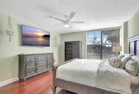14 Royal Palm Way Boca Raton FL 33432
