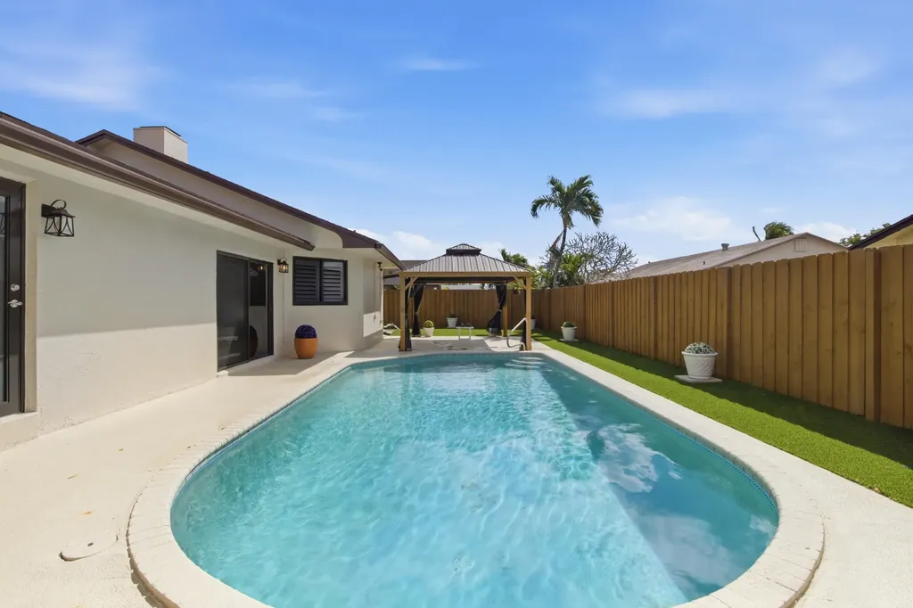 2658 SW 11th Place N Deerfield Beach FL 33442