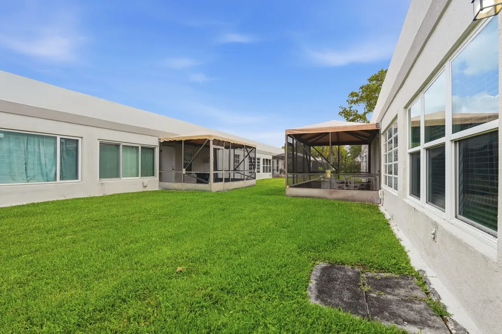 19000 Stewart Circle Boca Raton FL 33496