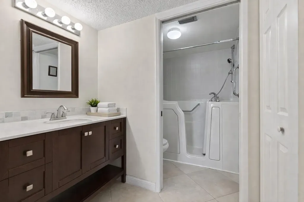 19000 Stewart Circle Boca Raton FL 33496