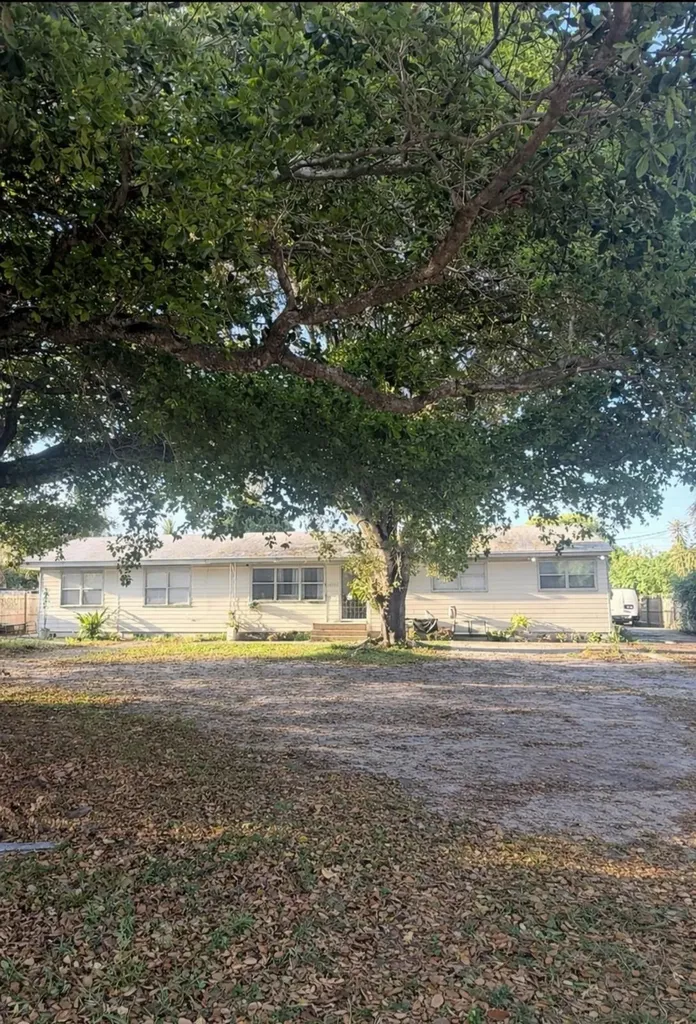 4649 Sunset Lane West Palm Beach FL 33415