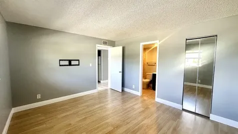 8040 N Colony Circle Tamarac FL 33321