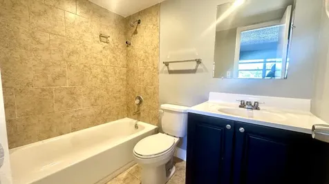 8040 N Colony Circle Tamarac FL 33321