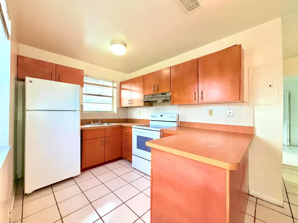 800 NE 14th Street Fort Lauderdale FL 33304