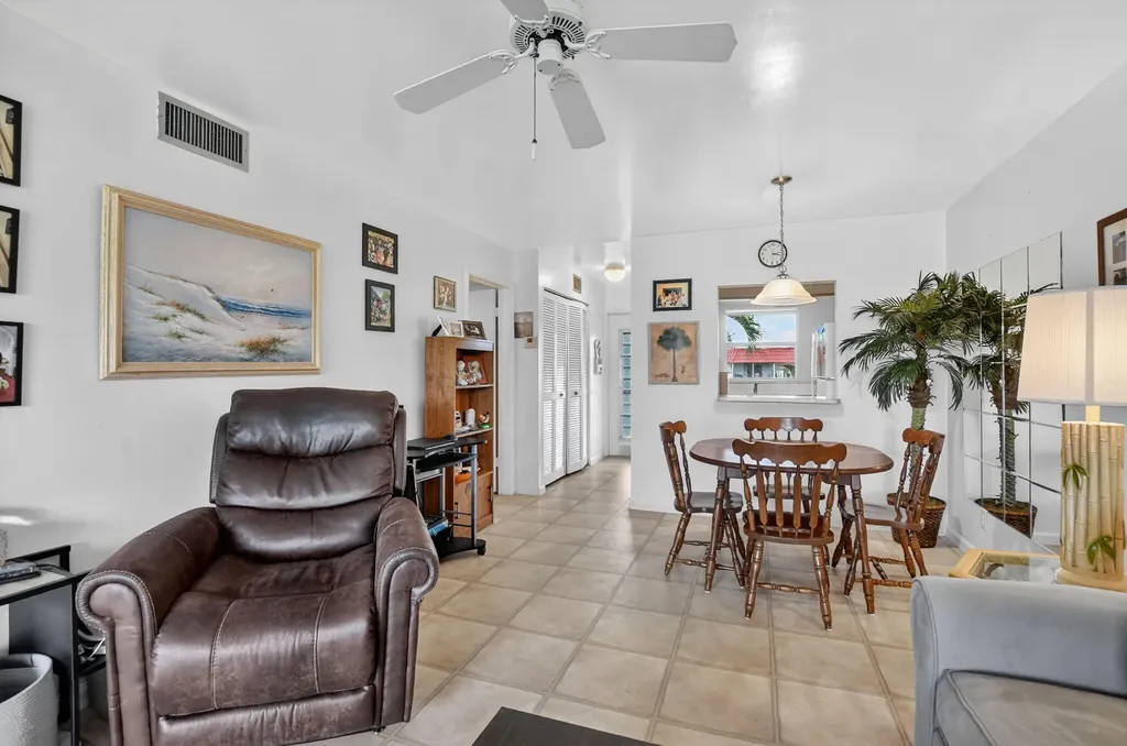 9855 Sandalfoot Boulevard Boca Raton FL 33428