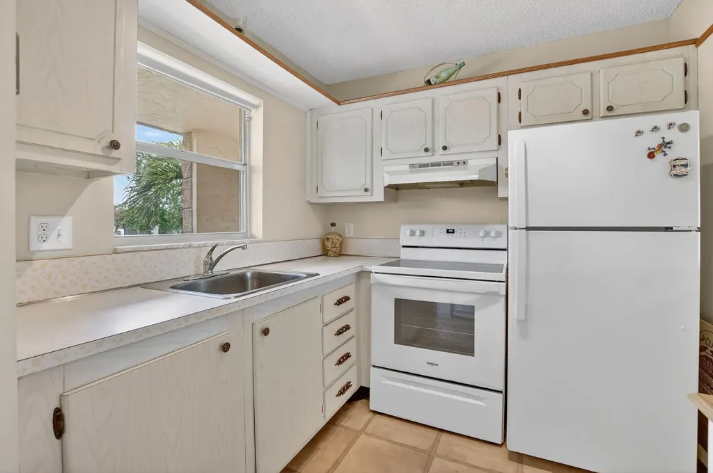 9855 Sandalfoot Boulevard Boca Raton FL 33428