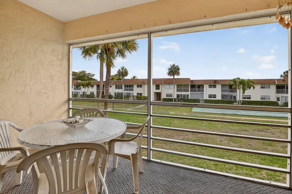 9855 Sandalfoot Boulevard Boca Raton FL 33428