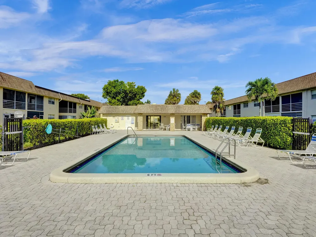 9855 Sandalfoot Boulevard Boca Raton FL 33428
