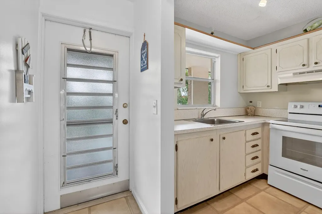 9855 Sandalfoot Boulevard Boca Raton FL 33428