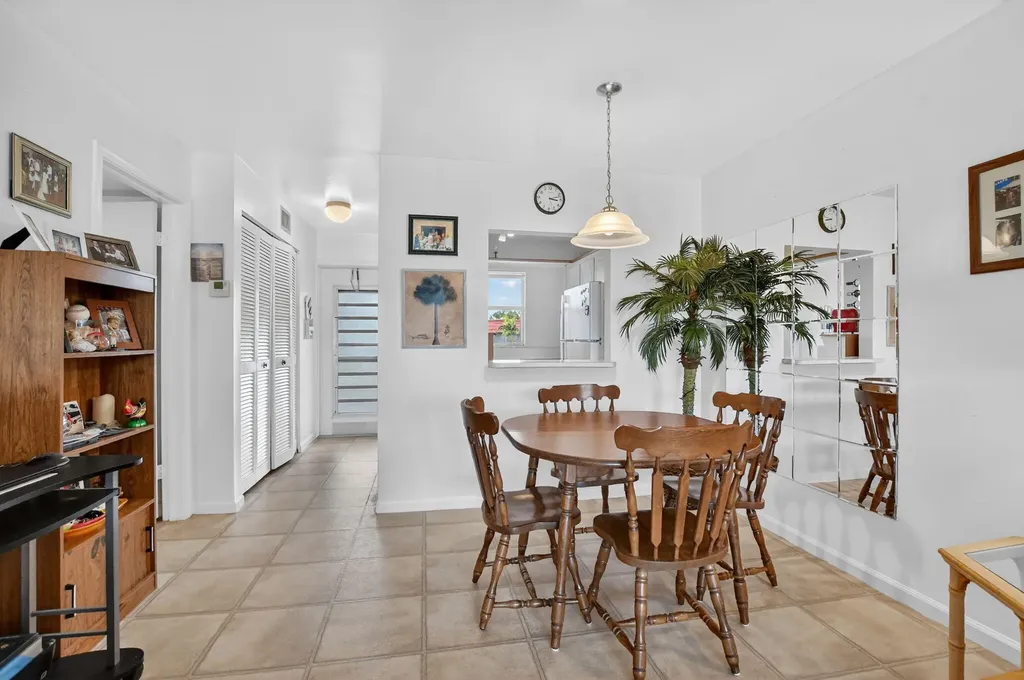 9855 Sandalfoot Boulevard Boca Raton FL 33428