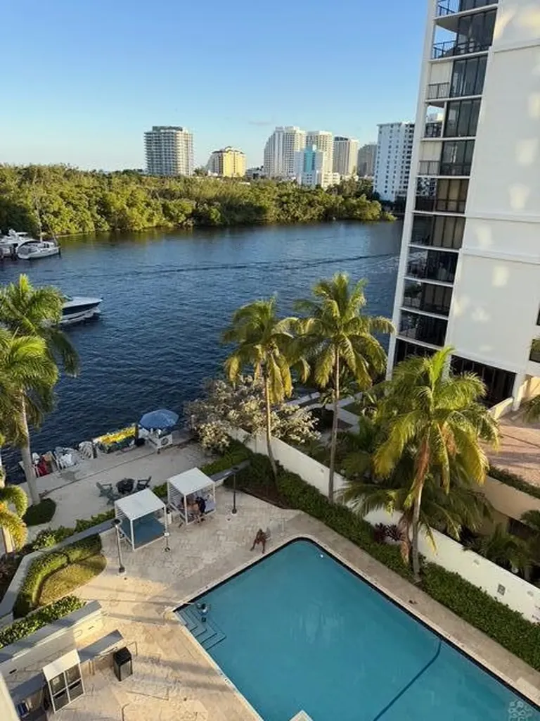 2670 E Sunrise Boulevard Fort Lauderdale FL 33304