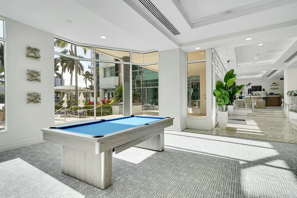 2670 E Sunrise Boulevard Fort Lauderdale FL 33304