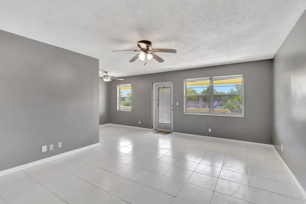 110 E Sheffield E West Palm Beach FL 33417