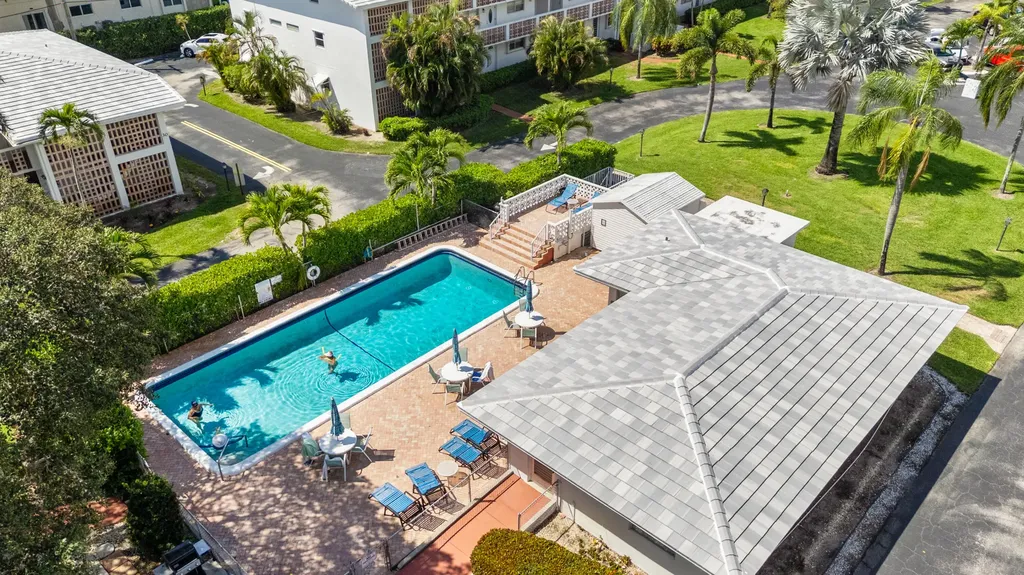 30 SE 13th Street Boca Raton FL 33432