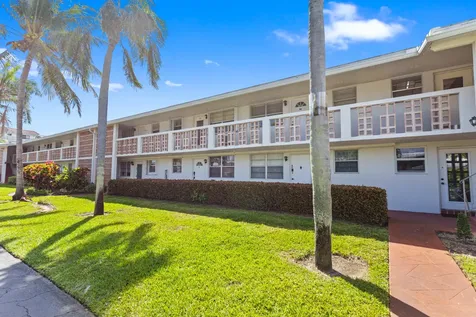 30 SE 13th Street Boca Raton FL 33432