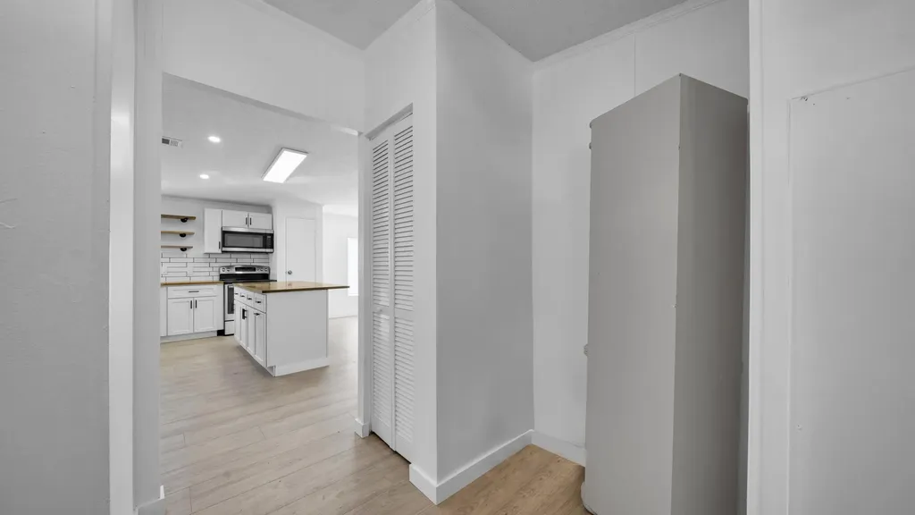 4905 NE 2nd Way Pompano Beach FL 33064