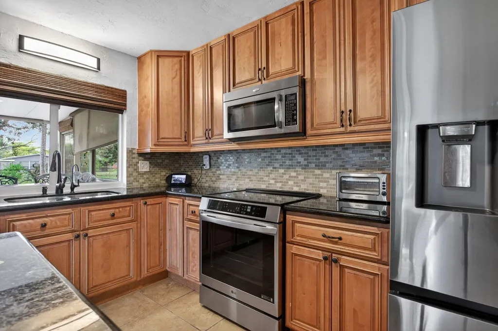 6720 SW 7th Street Margate FL 33068