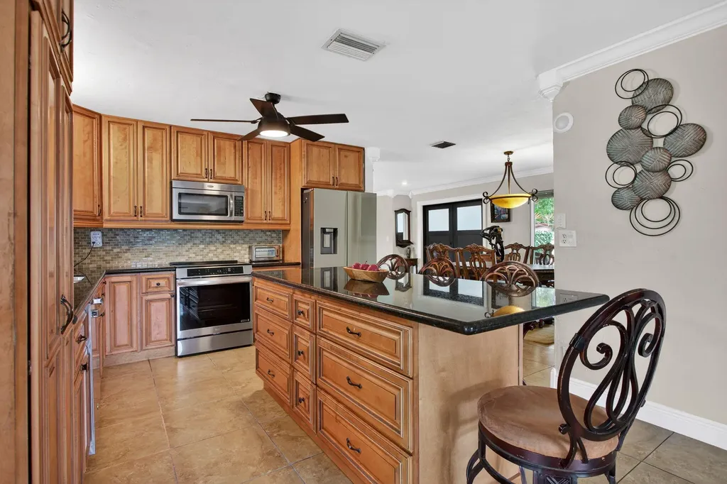 6720 SW 7th Street Margate FL 33068