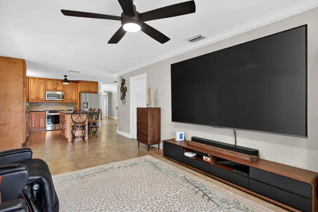 6720 SW 7th Street Margate FL 33068