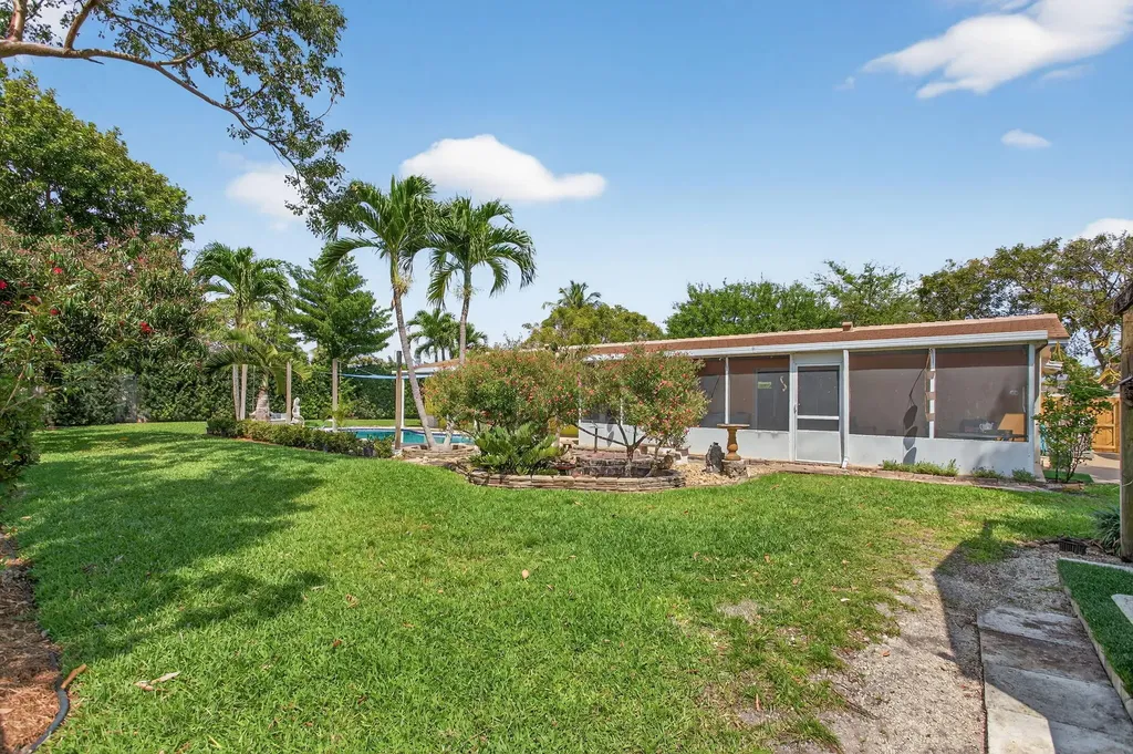 6720 SW 7th Street Margate FL 33068