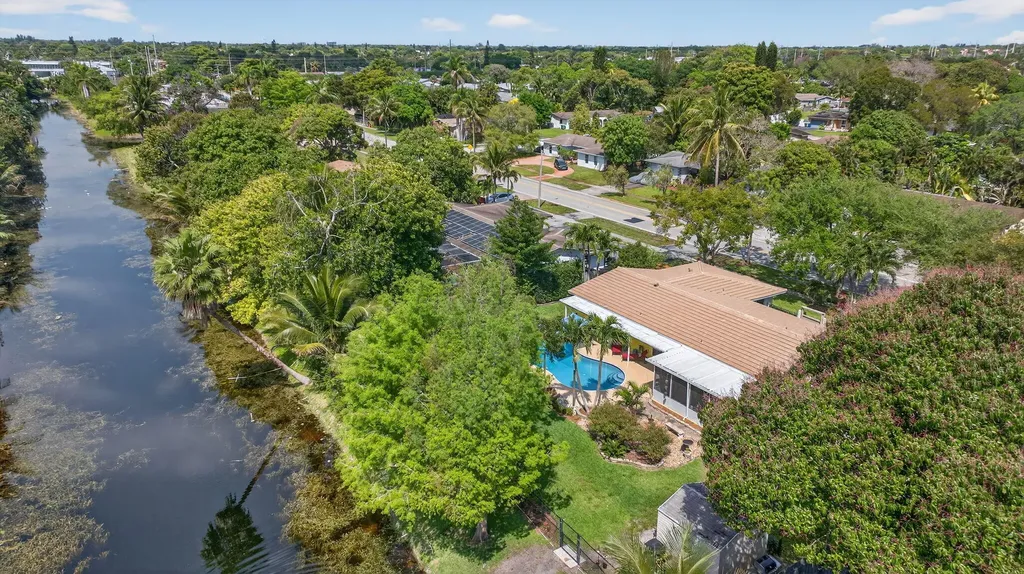 6720 SW 7th Street Margate FL 33068