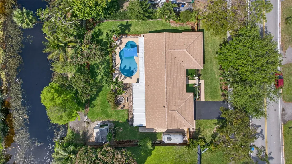 6720 SW 7th Street Margate FL 33068