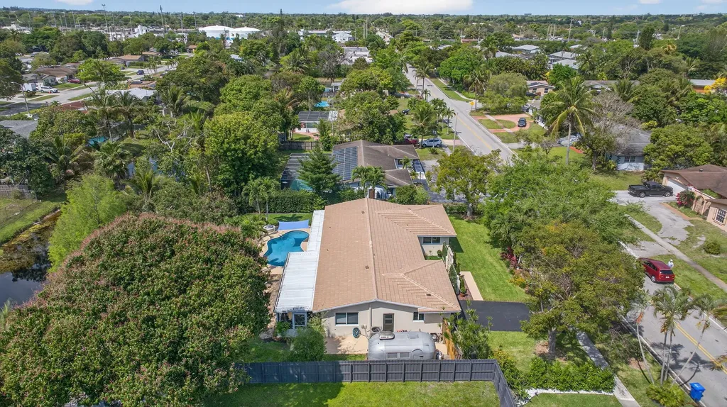 6720 SW 7th Street Margate FL 33068