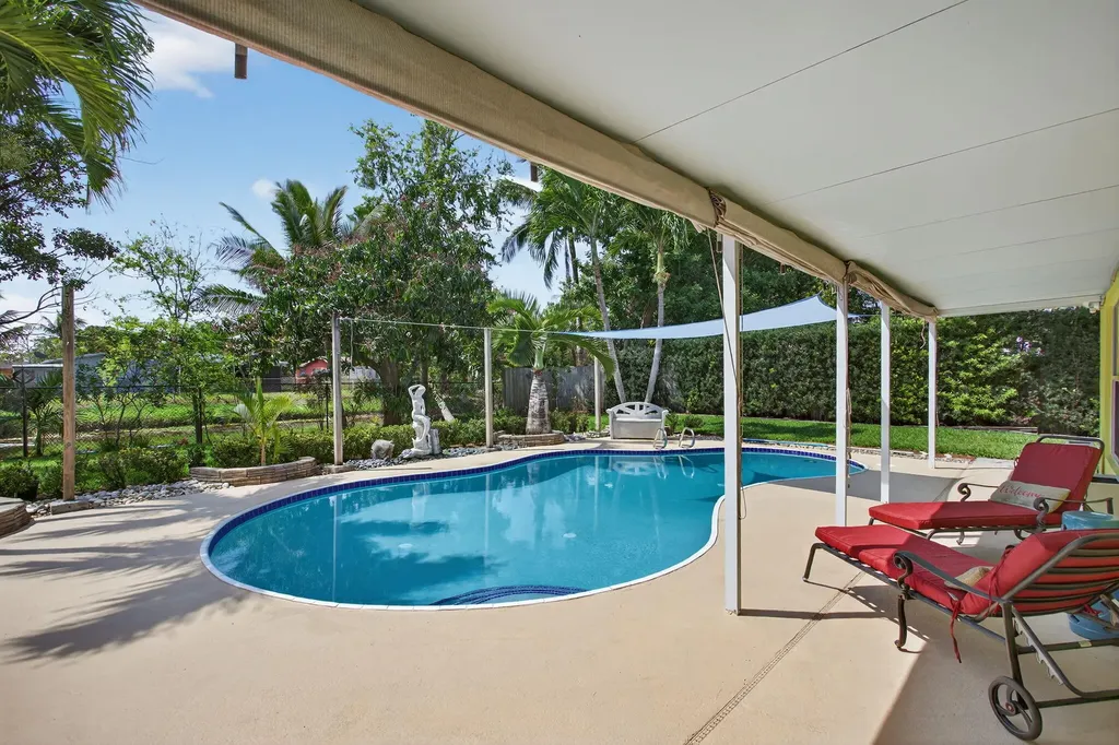 6720 SW 7th Street Margate FL 33068