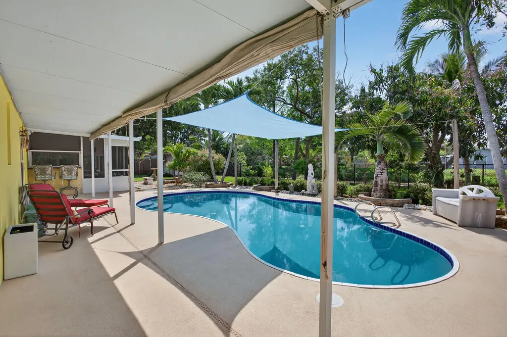 6720 SW 7th Street Margate FL 33068