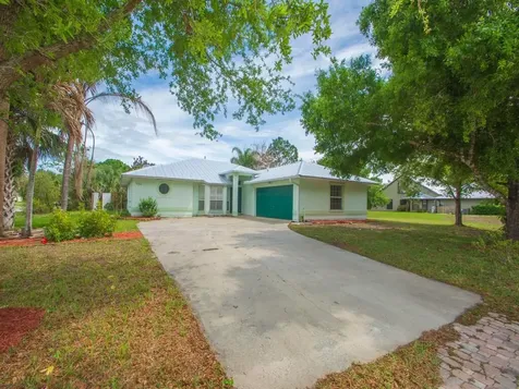 9084 102nd Avenue Vero Beach FL 32967