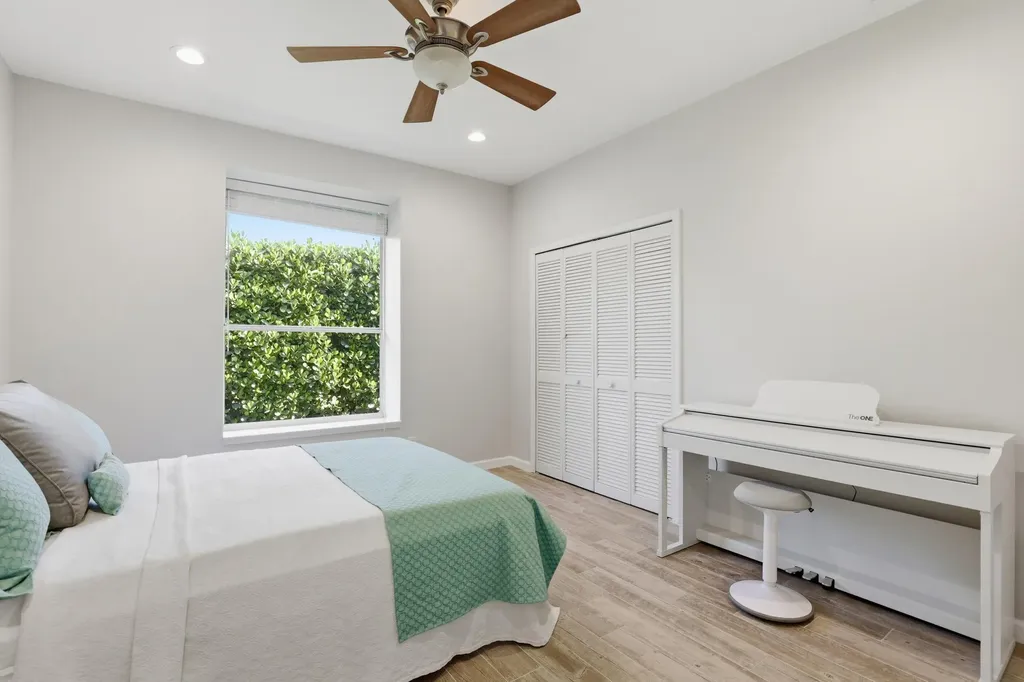 4445 NW 28th Way Boca Raton FL 33434