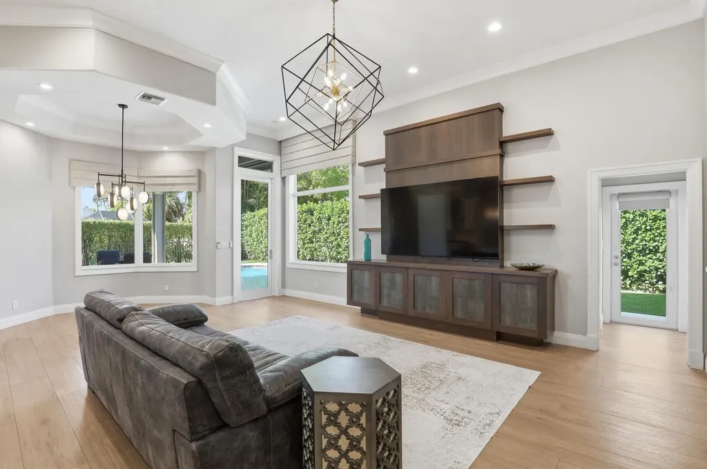 4445 NW 28th Way Boca Raton FL 33434