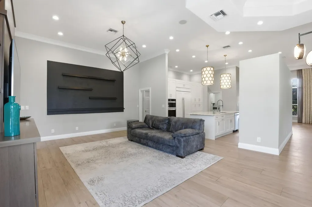 4445 NW 28th Way Boca Raton FL 33434