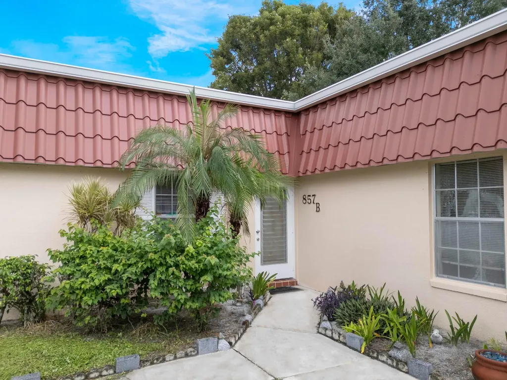 857 Worcester Lane Lake Worth FL 33467
