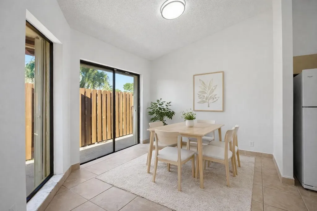 131 Springdale Circle Palm Springs FL 33461