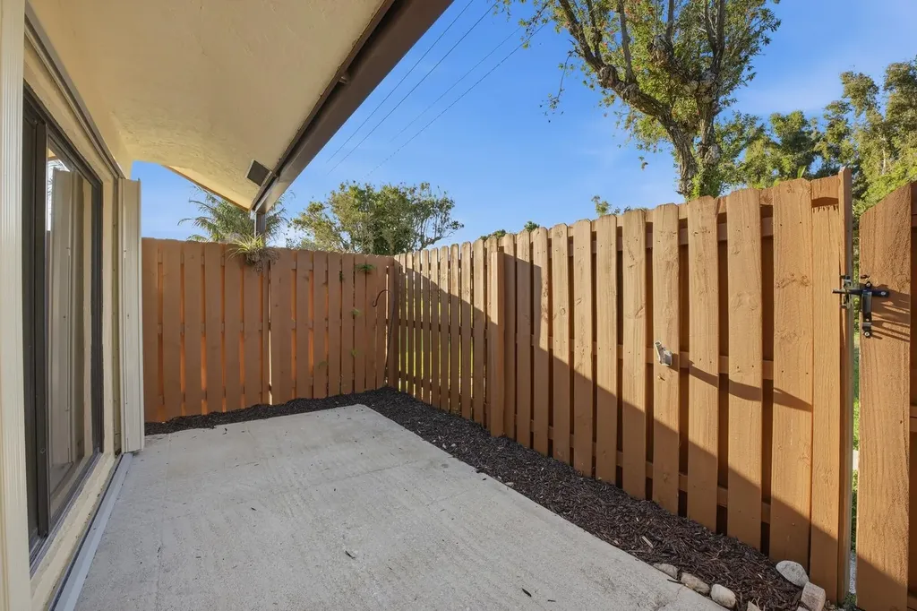 131 Springdale Circle Palm Springs FL 33461