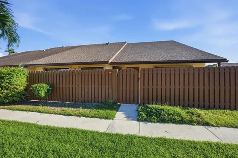 131 Springdale Circle Palm Springs FL 33461