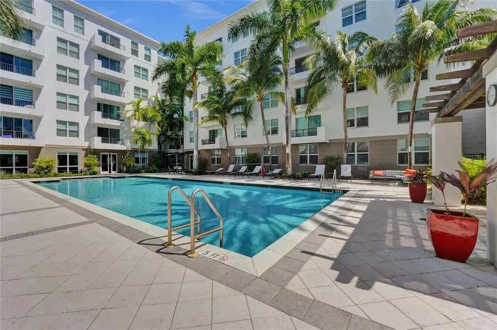 2421 NE 65th Street Fort Lauderdale FL 33308