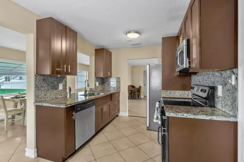 8208 NW 14 Street Plantation FL 33322