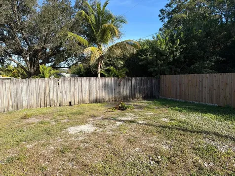 6184 SE Orange Blossom Trail SE Hobe Sound FL 33455