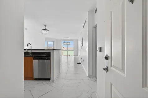 806 E Windward Way Lantana FL 33462