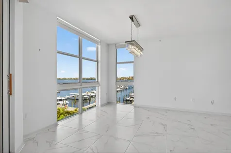 806 E Windward Way Lantana FL 33462