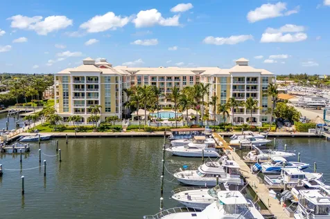 806 E Windward Way Lantana FL 33462
