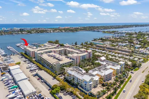 806 E Windward Way Lantana FL 33462