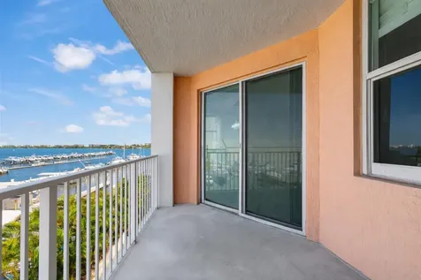 806 E Windward Way Lantana FL 33462