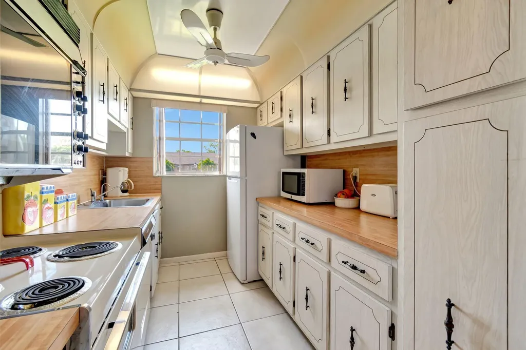1245 High Point Place S Delray Beach FL 33445