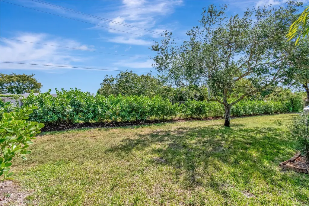 1245 High Point Place S Delray Beach FL 33445