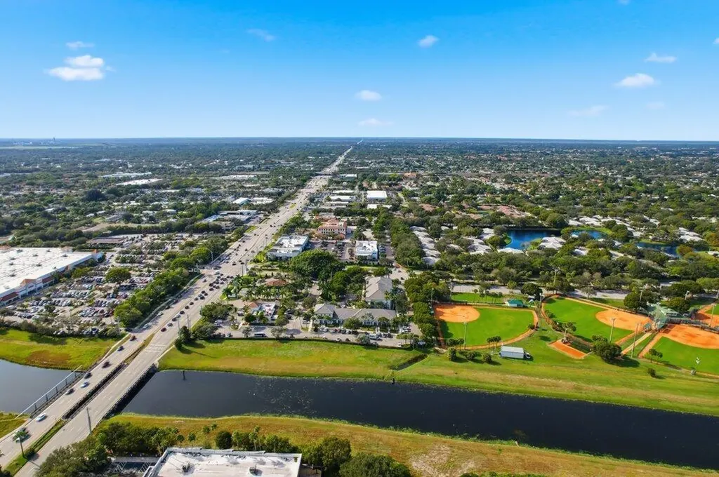 3307 Northlake Boulevard Palm Beach Gardens FL 33403